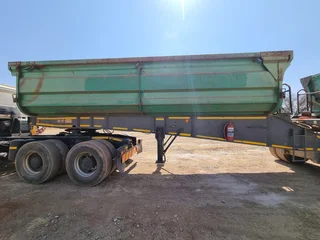 2010 Henred 40m³ side tipper
