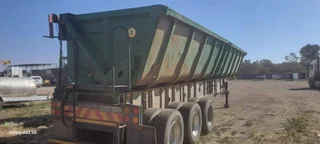2006 Top trailer tridem dual bin side tipper