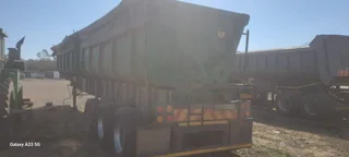 2006 Top trailer tridem dual bin side tipper