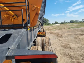 2013 Top Trailer 30m³ Side tipper