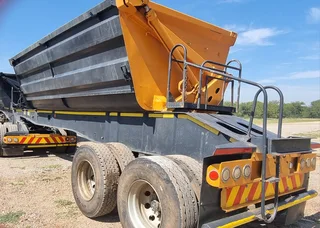 2013 Top Trailer 30m³ Side tipper
