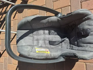Baby car seat and baby carrier