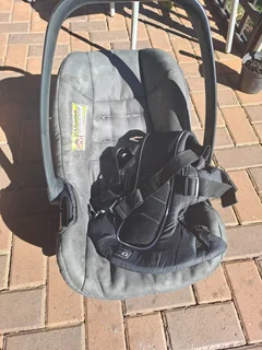 Baby car seat and baby carrier
