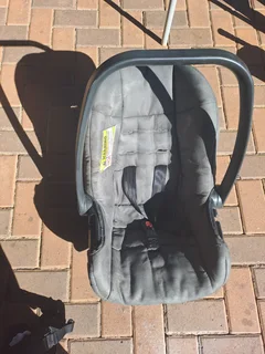 Baby car seat and baby carrier