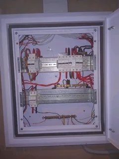 electrician looking for work