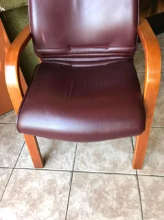 Beautiful 6 seater dining suite