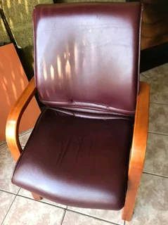 Beautiful 6 seater dining suite