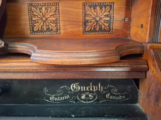 Antique pump organ