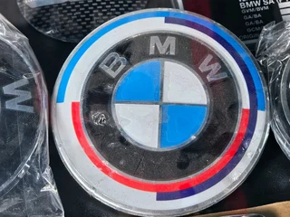 BMW E30 bonnet badge New