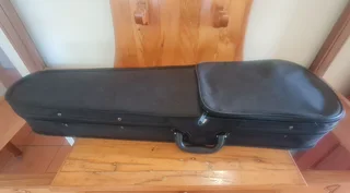 Sandner RV1 – 3/4  Size Violin with case (bow needs restringing)