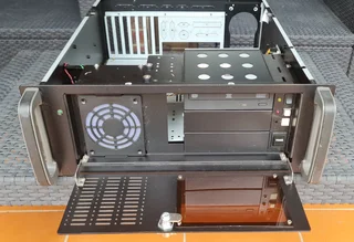 4U rack-mountable PC case