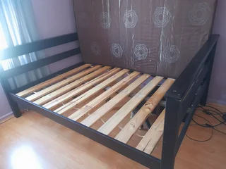 Wooden dubble bed