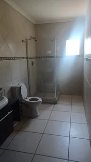 A CLEAN MASSIVE 2BED AND 2BATH IS AVAILABLE TO RENT IN LE GREG AVENUE BRAMLEY NORTH