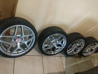 Tyres with rims. Size: 205/40R17