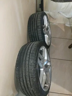 Tyres with rims. Size: 205/40R17