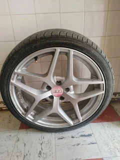 Tyres with rims. Size: 205/40R17