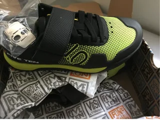 Kids enduro / MTB shoes