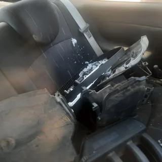 RENAULT CLIO BODY AND PARTS