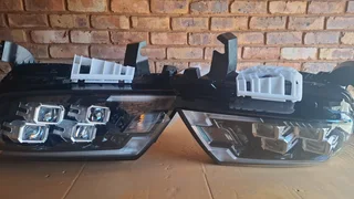 2023 Nissan Navara  Headlights