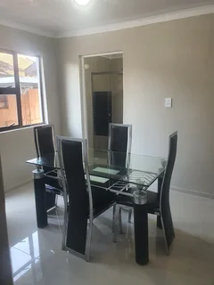 Houseshare/2 rooms available for 1 february