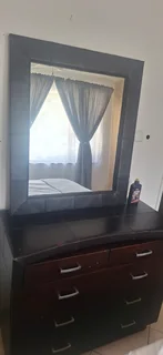 Chester drawers with mirror