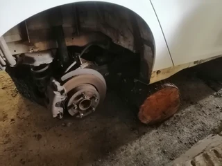 Ford Focus Sedan Rear RH and LH Complete Wheel Hub Each