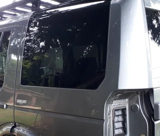 Discovery 3 / 4 Rear Curved Window Each