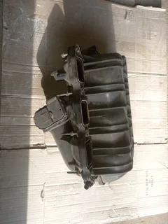 2007 Jeep Cherokee 3.7 KJ Intake Manifold with Throttle Body