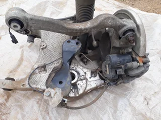 Land Rover Discovery Sport L550 LH and RH Rear Wheel Hub