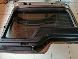 Land Rover Discovery 3/4 Upper Tailgate