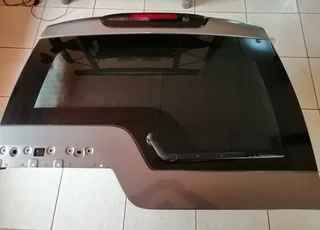 Land Rover Discovery 3/4 Upper Tailgate