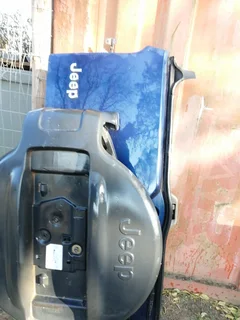 2008 Jeep Cherokee KJ Rear Tail Gate with Spare Wheel Carrier