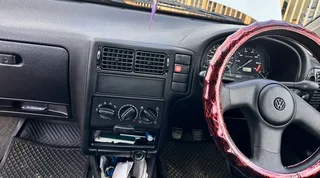 VW Polo Classic 1.4 2000 model, R49,999/-