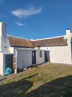 Thatch Roof Construction, Repairs & Lapa Maintenance | Quality & Affordable