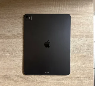 Apple iPad Pro 13 inch M4 2024 512 Gig WiFi&#43;Cellular Space Black, Brand new condition