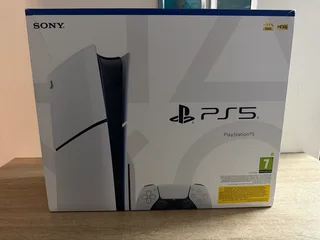 Sony PS5 Slim 1TB Disc Edition Glacier White Console, Brand new condition