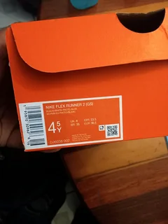 Original Boys Nike Flex Runner Sneakers Size 4 Like New One Only