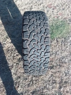 2x BFGOODRICH KO1 tyre size 265/65/17 tread lift 80%1 x BFGOODRICH KO2 tyre size 265/65/17 tread 90%