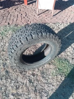 2x BFGOODRICH KO1 tyre size 265/65/17 tread lift 80%1 x BFGOODRICH KO2 tyre size 265/65/17 tread 90%