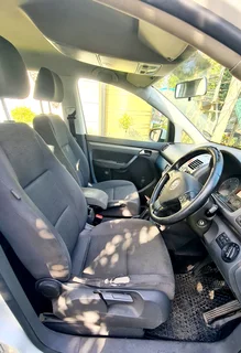 VW Touran 1.9 TDI 2010 (5-seater)