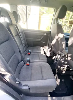 VW Touran 1.9 TDI 2010 (5-seater)