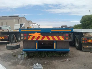 12m tri axle trailer 135000 neg