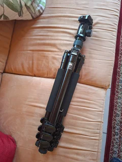 Siriu ET-2004 Tripod with E-20 Ballhead.