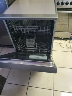 Silver Hisense 14 place dishwasher