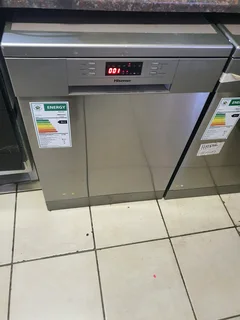 Silver Hisense 14 place dishwasher
