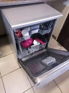 Silver metallic Defy 14 place dishwasher