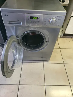 8kgs Silver LG front loader washing machine