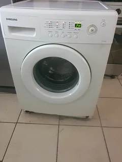 8kgs LG front loader washing machine