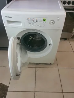 8kgs LG front loader washing machine