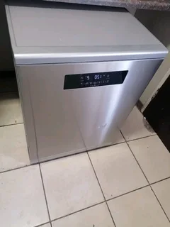 Silver metallic Defy 15 place dishwasher